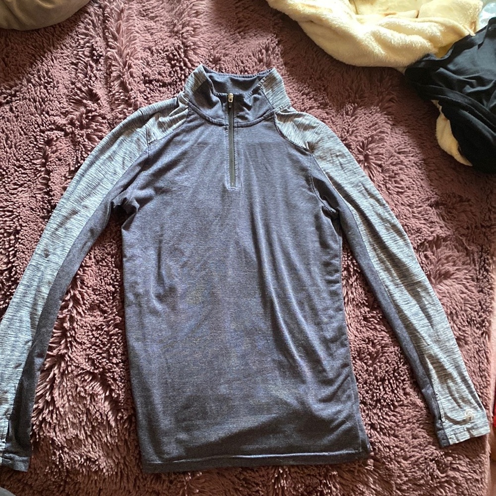 Champion Gray long-form shirt